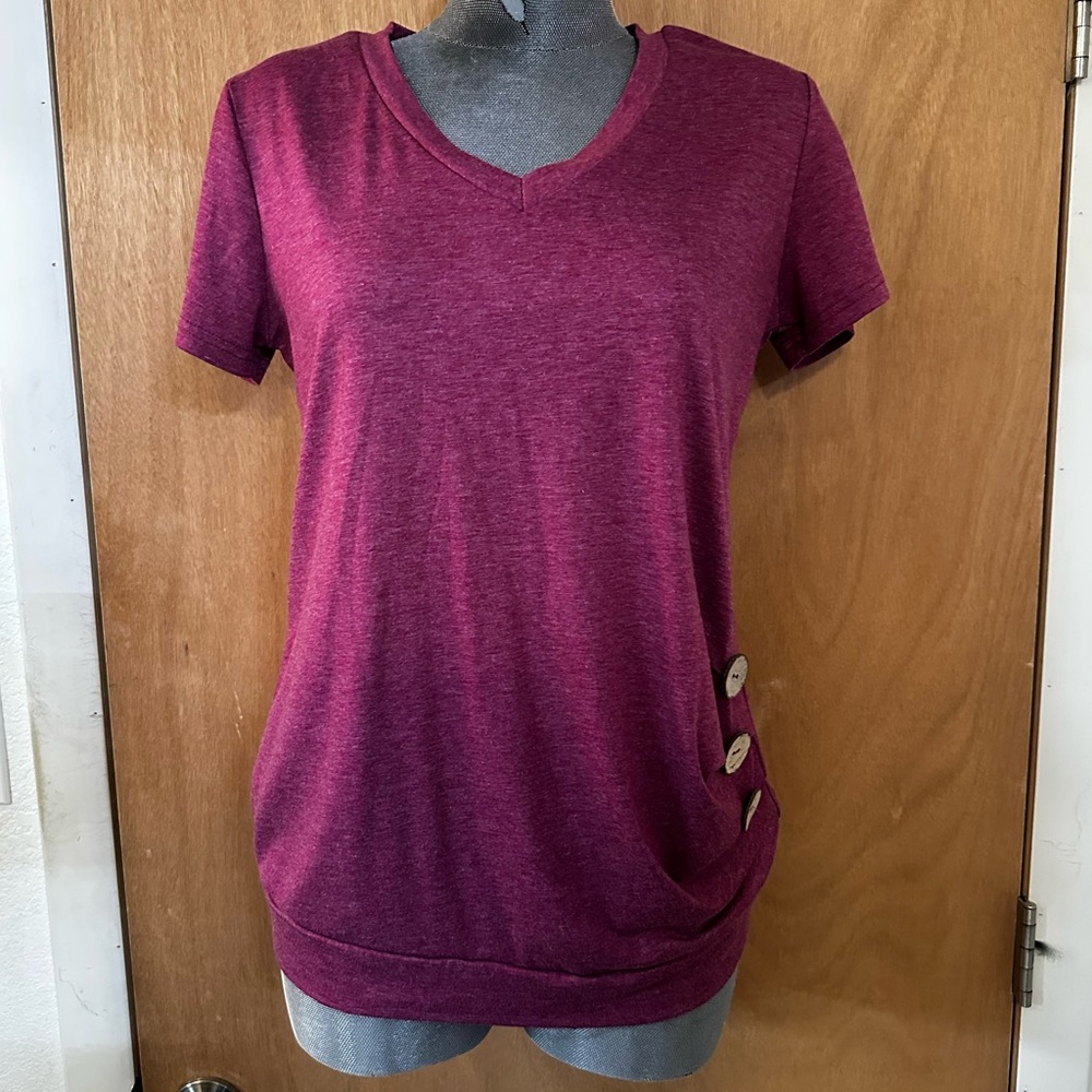 Casual top with cute button detail